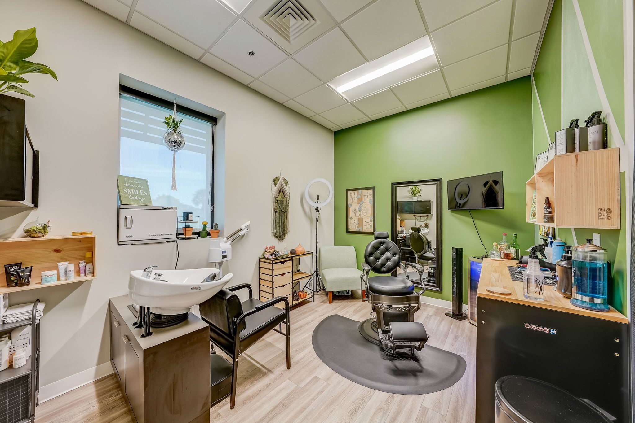 Phenix Salon Suites Fayetteville